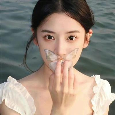 她不当女主很多年